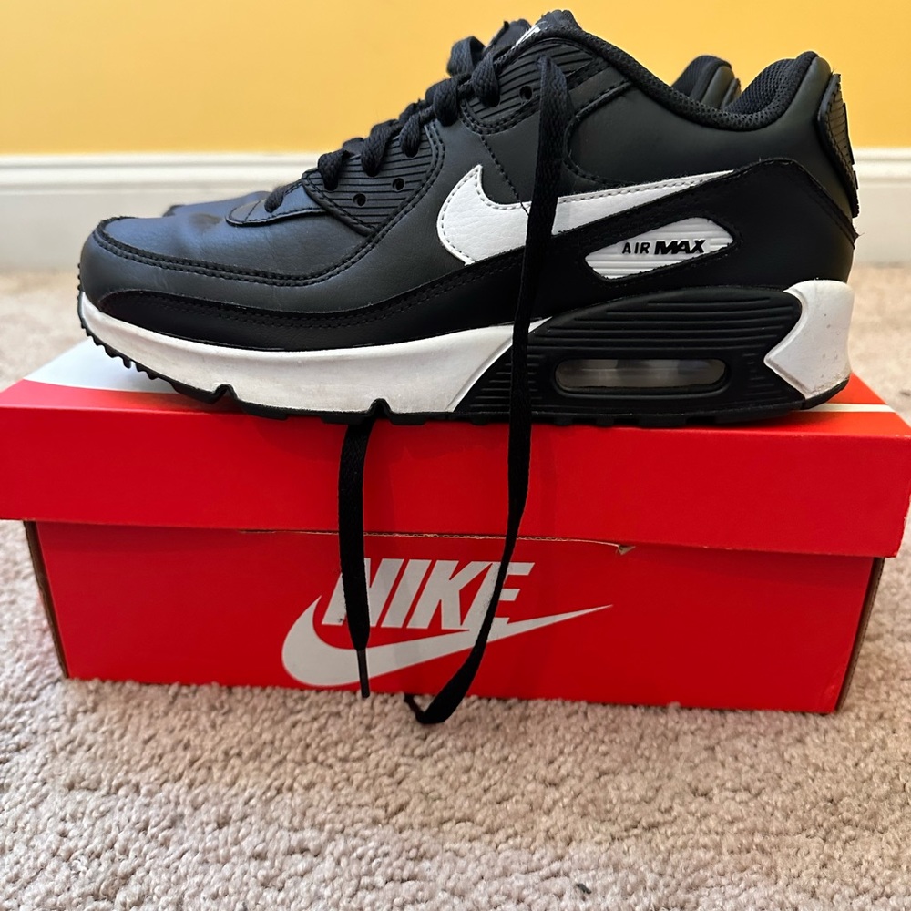 Nike Air Max 90 LTR (GS) 6.5Y  Black/White